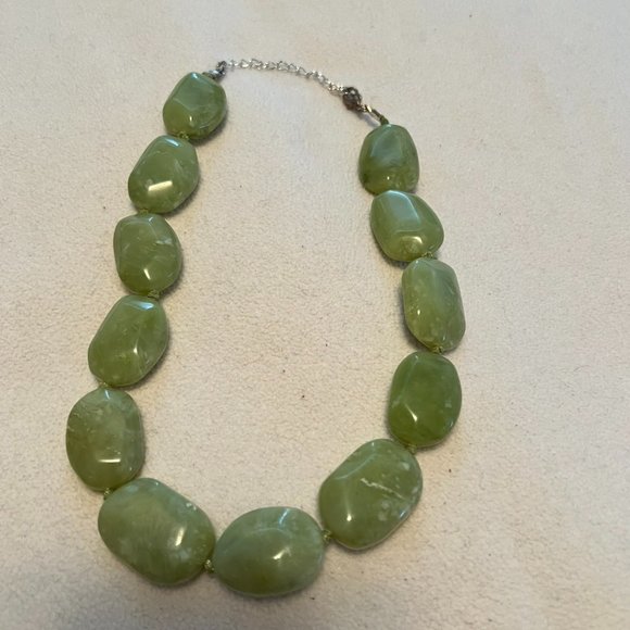 Ann Taylor LOFT Chunky Faux Jade Necklace - 18 inches - Picture 1 of 2